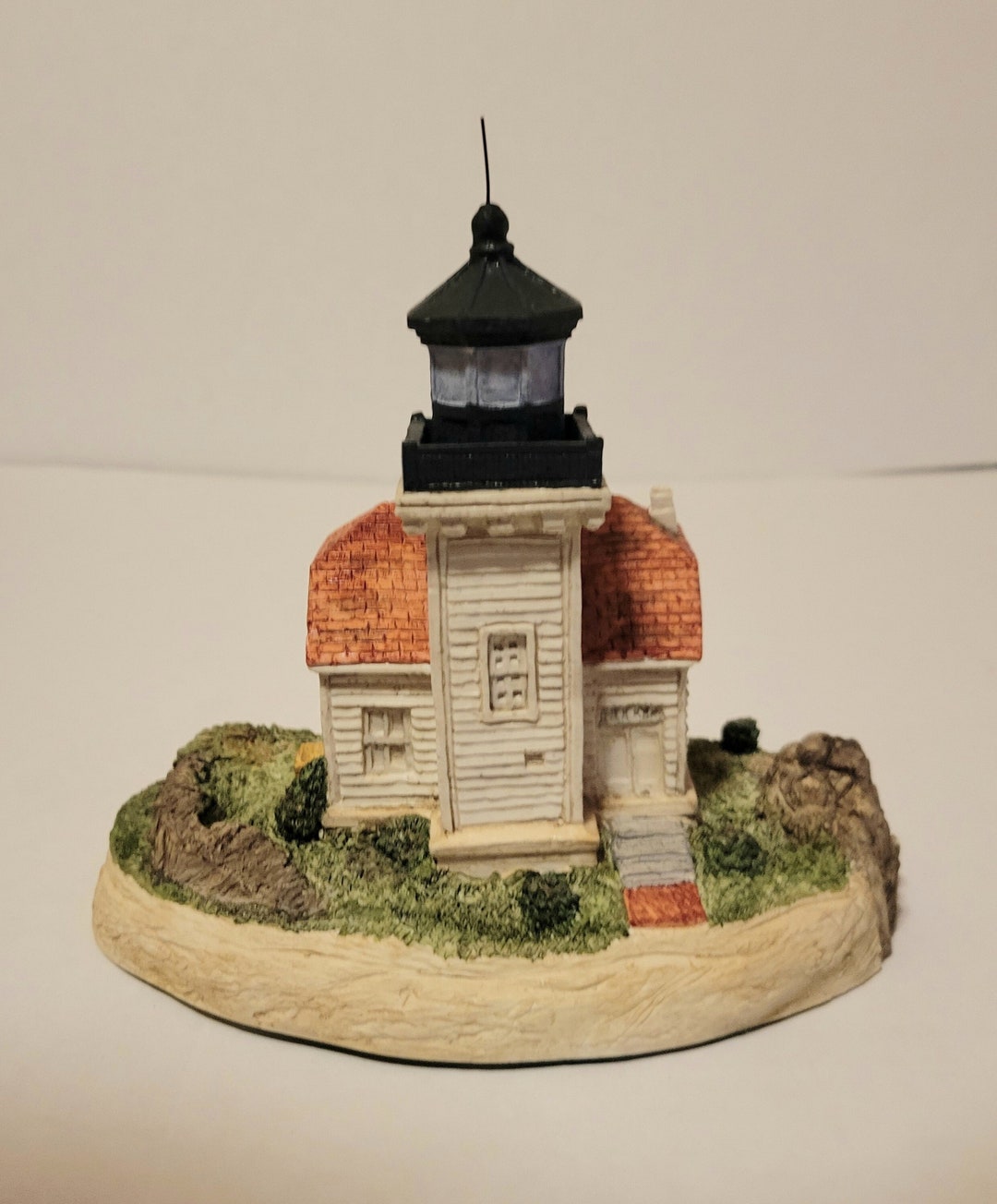 Harbour Lights Lighthouses, Limited Edition Lighthouse, Burrows Island