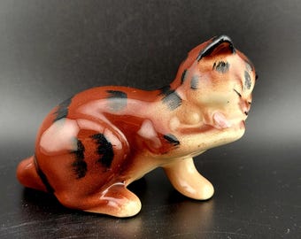 Vintage Cat figurine,  cat figurine, Vintage black and brown Cat Figurine, mid century Cat Figurine, vintage cat, cat, brown and black Cat