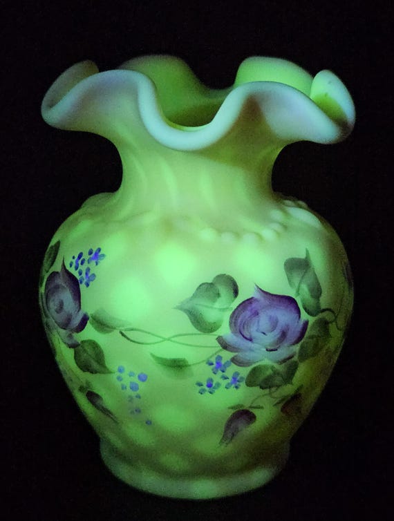 Fenton Burmese Diamond Optic Rose Trellis Vase Double Signed UV