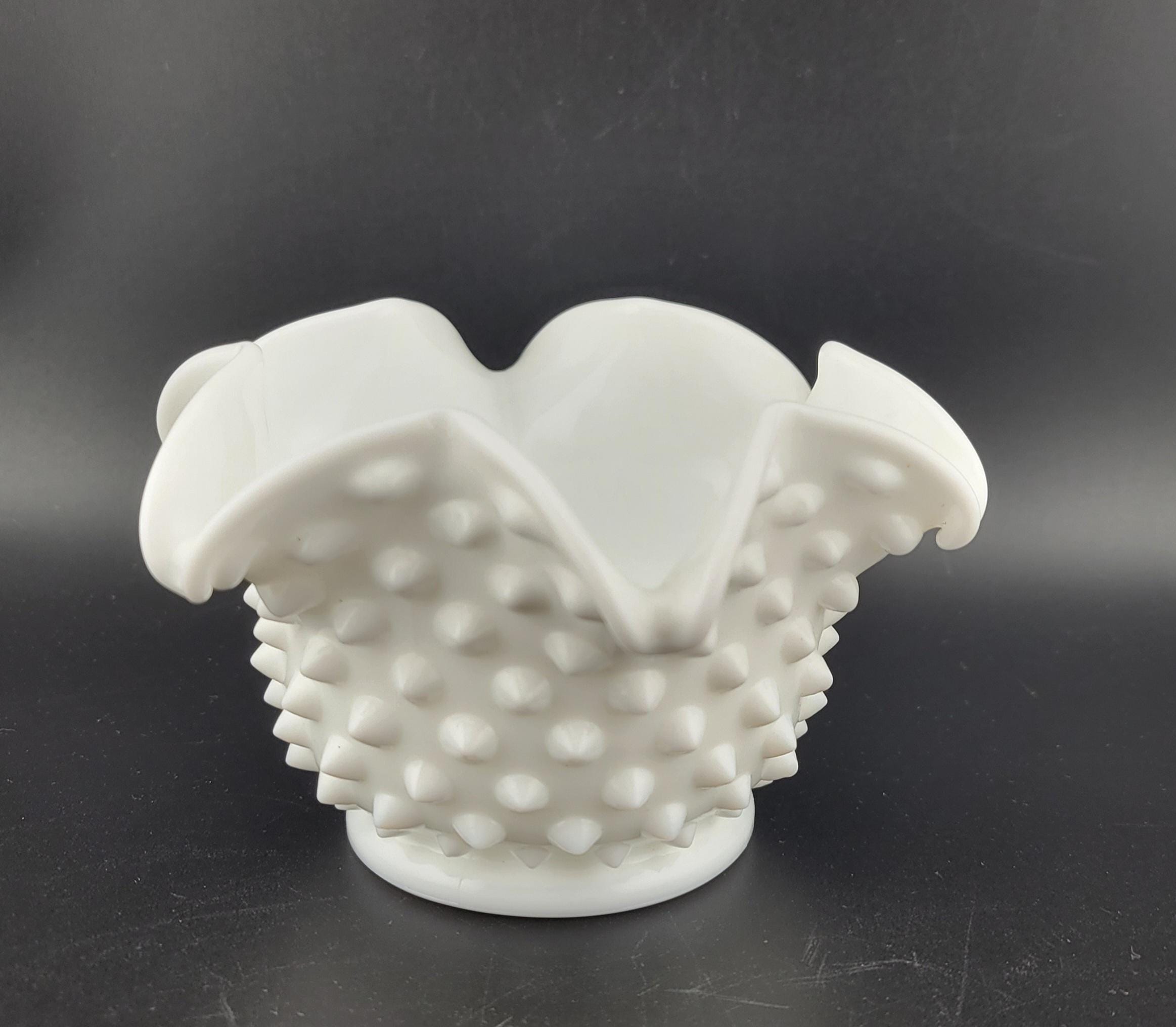 ミコ ビンテージフェントンホブネイル Vintage Fenton Hob Nail Glass, Vintage Milkglass, Vintage Fenton