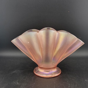 Fenton Velva Rose Stretch Glass Melon Rib Fan Vase,  rare, 1920s iridescent Pink glass  art glass, flower vase, cottage core, sea shell vase