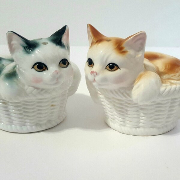 Vintage cat salt and pepper shakers, cat pepper shakers, Ron Gordon kitten salt and pepper shaker, Ron Gordon cat salt and pepper shaker,