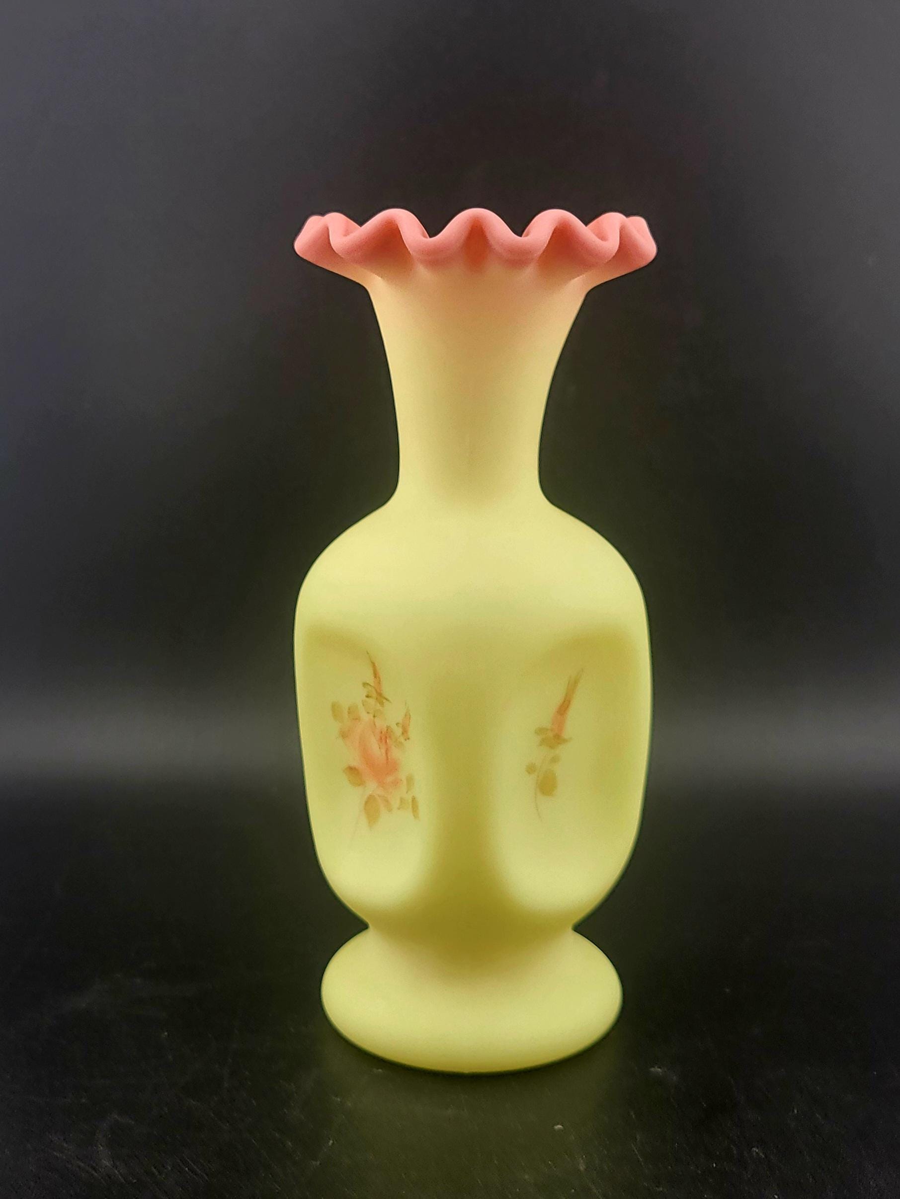 Petit Vase Émaillé Ancien – Embouchure Torsadée – Céramique Vintage Multicolore