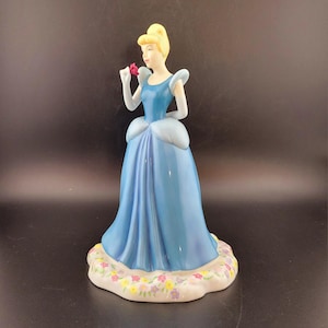 Cinderella, Royal Doulton Cinderella Figurine,  Disney Princesses, fairytale, vintage Cinderella, Walt Disney, Disney