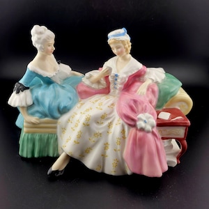 Royal Doulton, Live Letter Royal Doulton Figur, viktorianische Damen in Kleidern, der Liebesbrief, feine Porzellanfigur, made in England