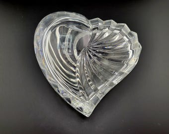 Kristallen hartdoos, kristallen hartvormige snuisterijdoos, kristallen hartsieraden, romantisch, liefde