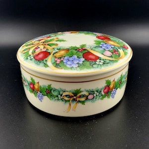 Vintage Mikasa porcelain Christmas Bouquet Trinket Box,  fine china Christmas Trinket box,  Christmas Wreath with fruit