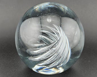 Pisapapeles de vidrio artístico transparente con forma de orbe, redondo, vintage, MCM, decoración retro, art déco.