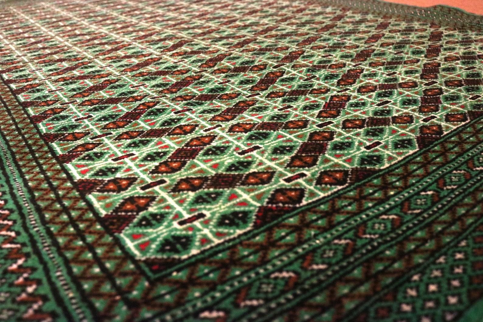 64 feet/182.88121.92 Cms Pakistan made Hand Knotted Carpet