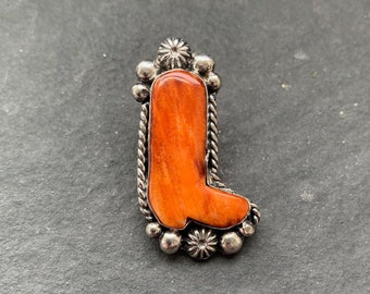 Orange Spiny Oyster Cowboy Hat Brooch Pin