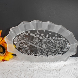 Mikasa &quot;Silent Night&quot; Christmas Crystal Oval Platter With Santa&#39;s Sleigh And Reindeer. Great As A Gift Or For Holiday Entertaining.