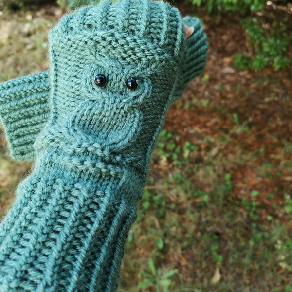 Handmade Owl Knit Fingerless Gloves Mittens Arm Warmers Glovelets Hooter Night Bird green