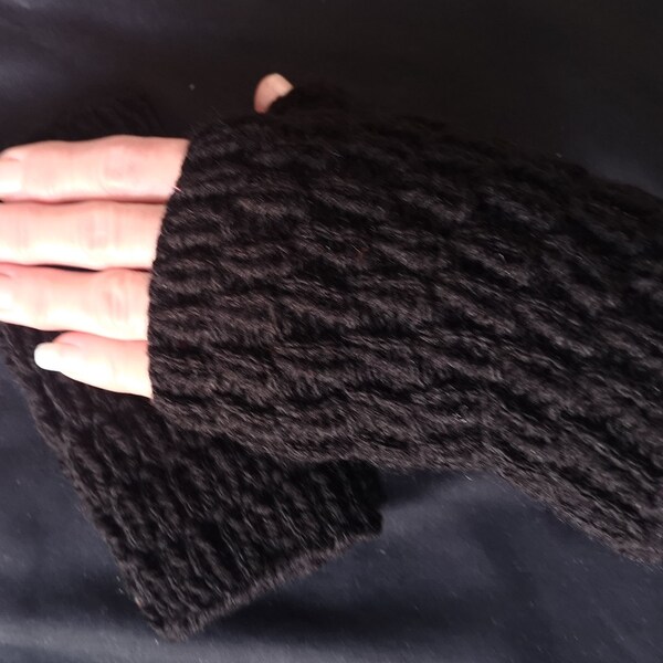 Handmade Black  Knit Fingerless Texting Gloves Mittens Glovelets  Wristwarmer OEKO-TEX