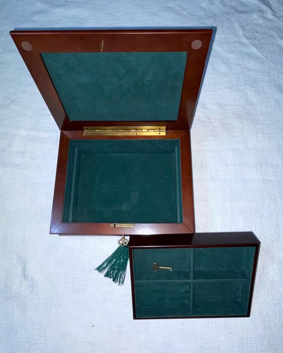 The Bombay Company Vintage Locking Jewelry Box w/ 2 K… Gem