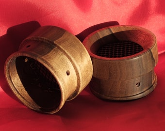 Classical Walnut Cups (b) / Grado Cups