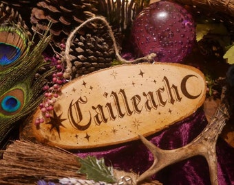 Cailleach, heksenbord, wanddecoratie, hekseninrichting, muurdecoratie, houten muurbord, heidense kunst, kerstcadeau-ideeën, kerstcadeaus, heksencadeau