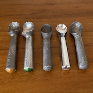 Vintage Ice Cream Scoops / Scoopers / Dippers CHOICE Towle, OXO, Hamilton  Beach, Pampered Chef Etc Good to Very Good Condition 