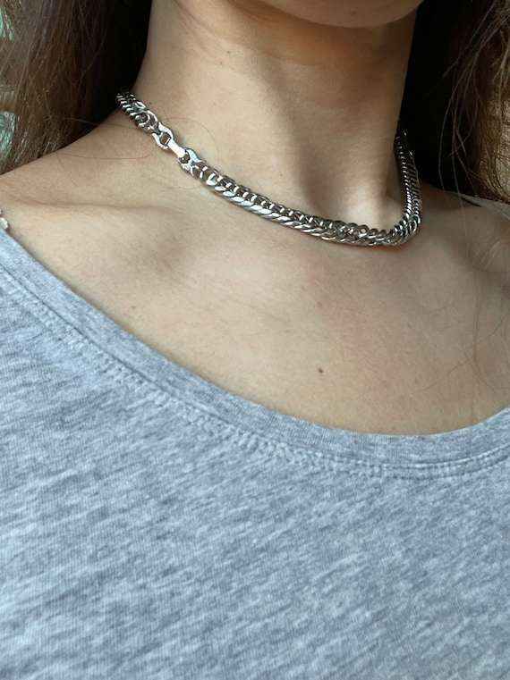 Thick Silver Tone Vintage Chain Necklace Gem