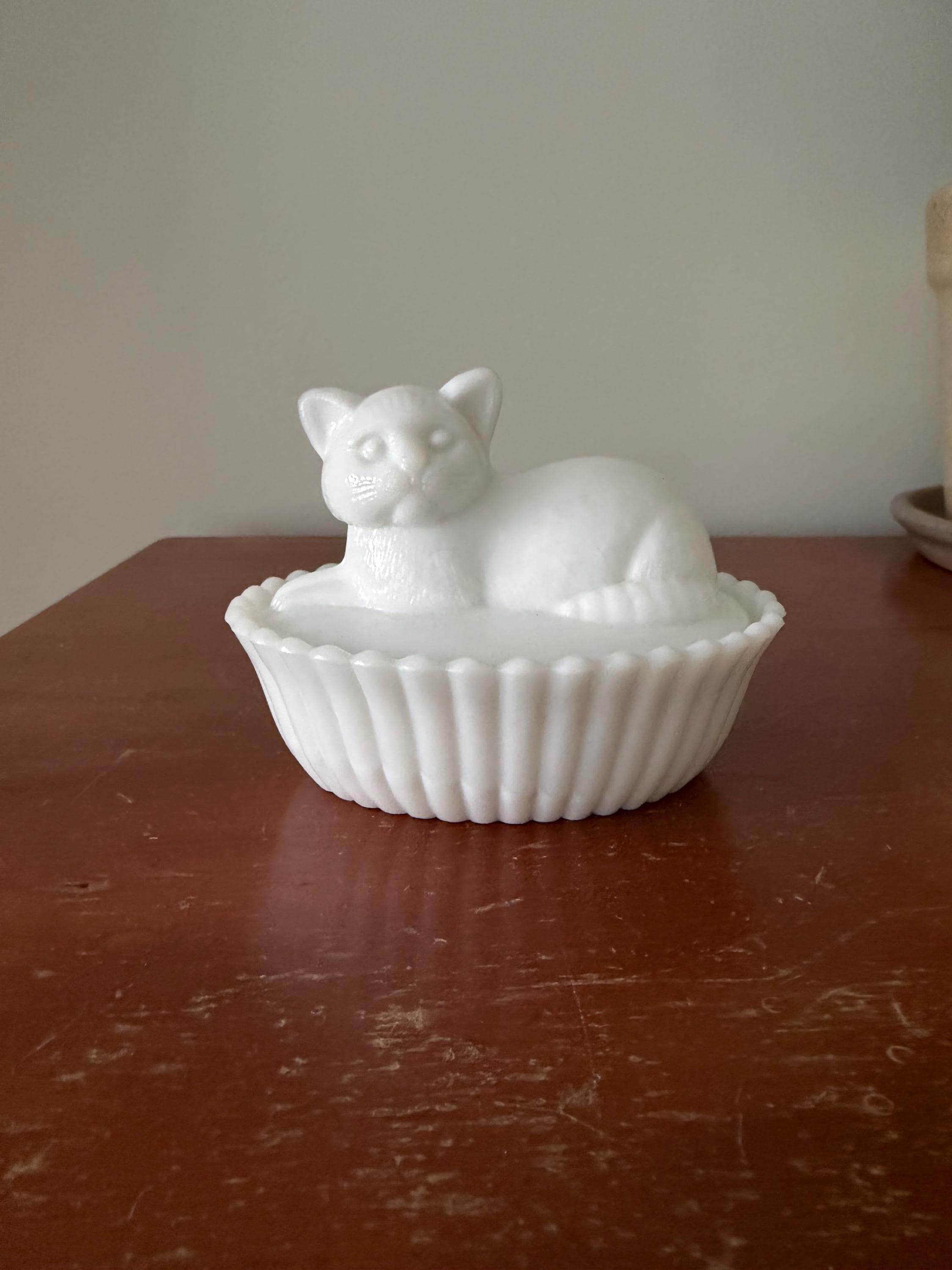 Indiana Glass Cat on Nest - Etsy Canada