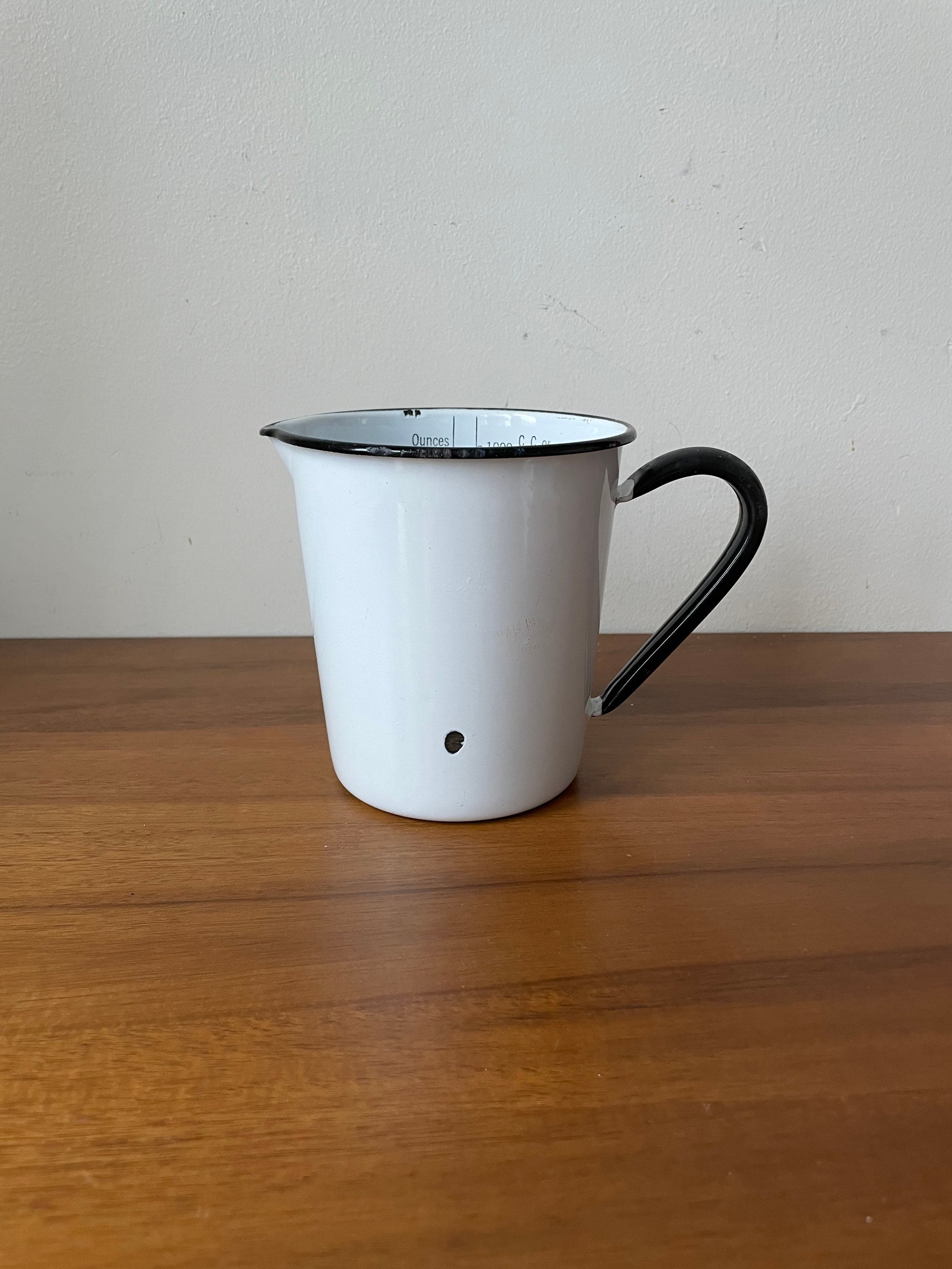 White Enamel Measuring Cups – Jansen Home