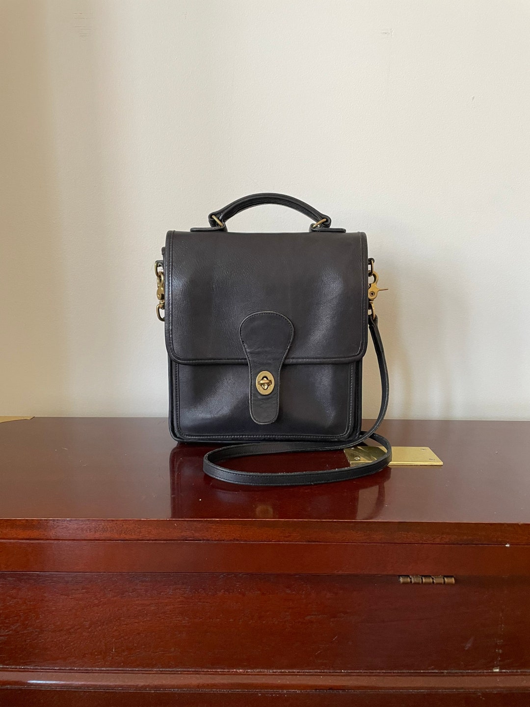 バッグ 60s Vintage Coach Station Bag Navy old Vintage COACH leather Navy blue Station bag – Alafair