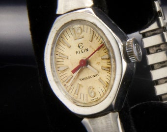 1970s Elgin  display picture 1