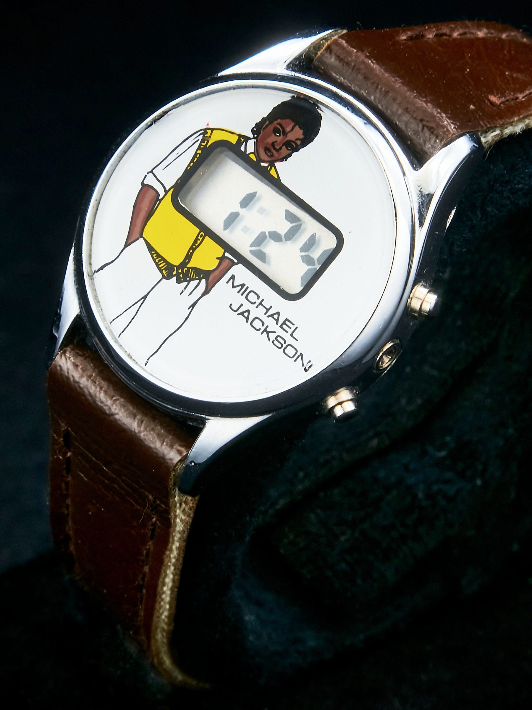 Reloj digital redondo coleccionable Michael Jackson 1980s Mint Condition original Faux Leather Brown Band Michael Jackson Memorabilia