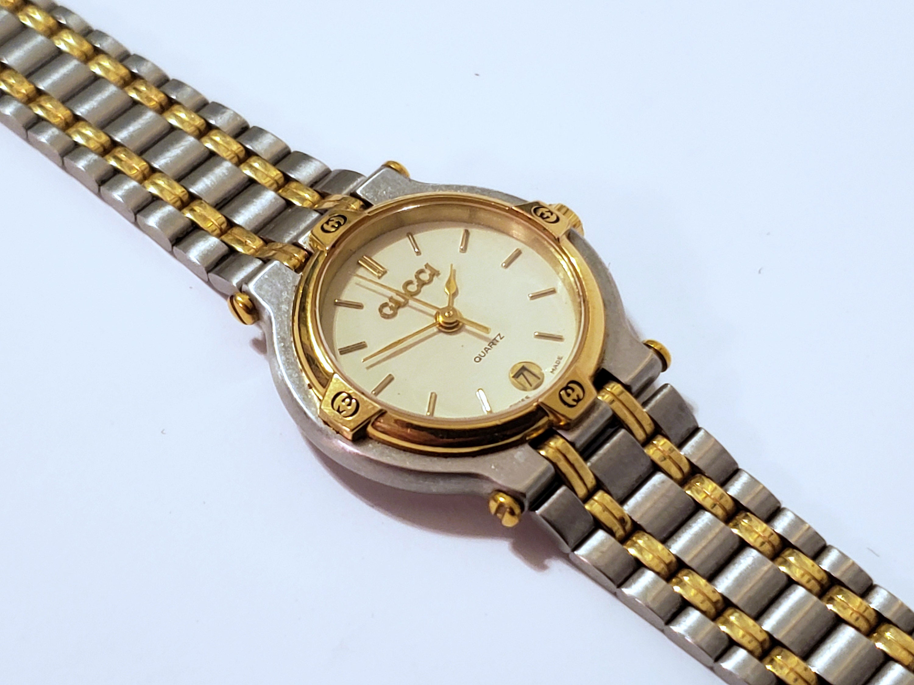 CLASSIC Elegance! Ladies Gucci 9000L watch - stainless steel yellow