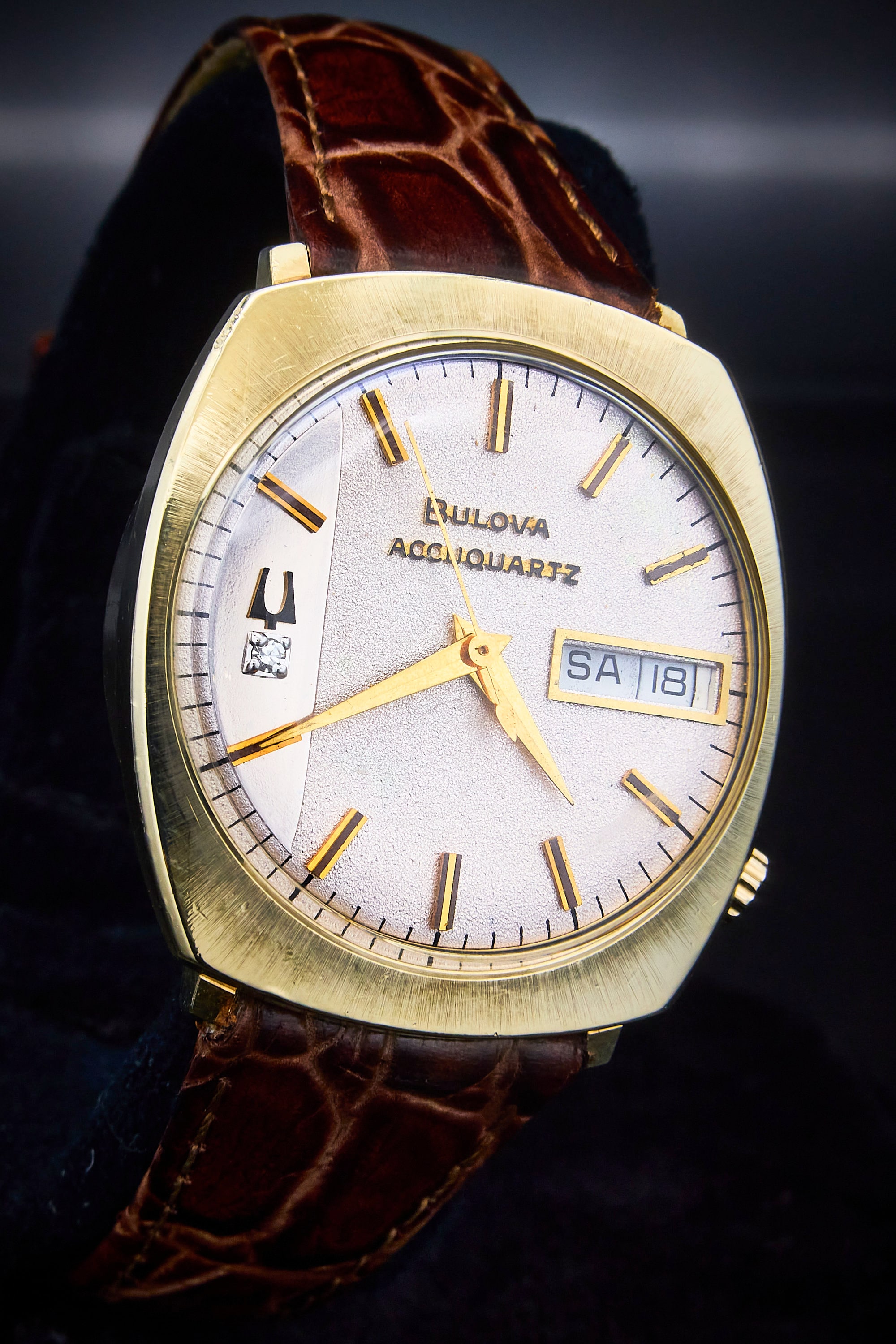 Bulova accuquartz 14k gold case sale