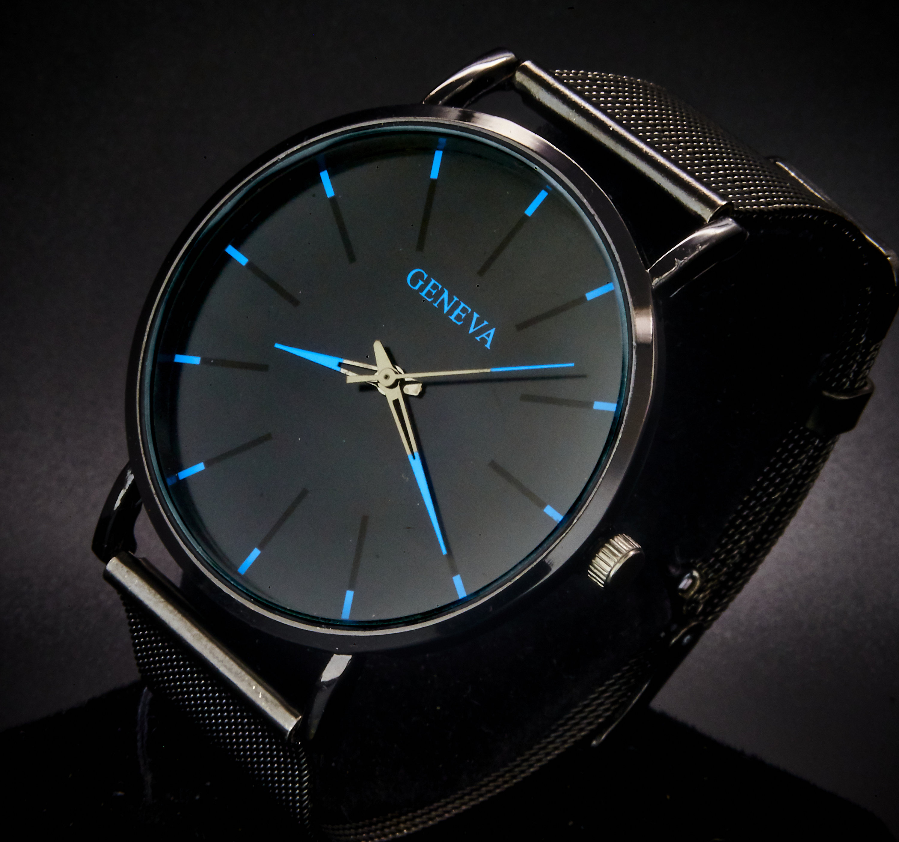 2000 Geneva Round Black Stainless Steel Men's Quartz Watch