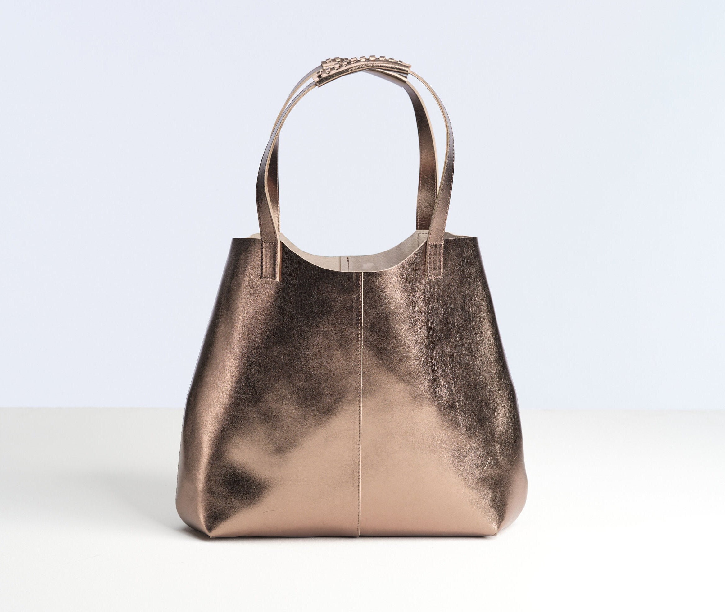 Leather shop beach bag