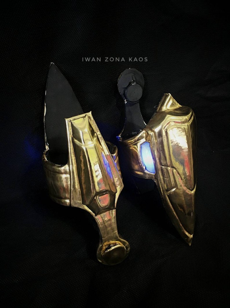 Web Shooter X2 pair Iron Spider Led / Spider-Man Infinity | Etsy
