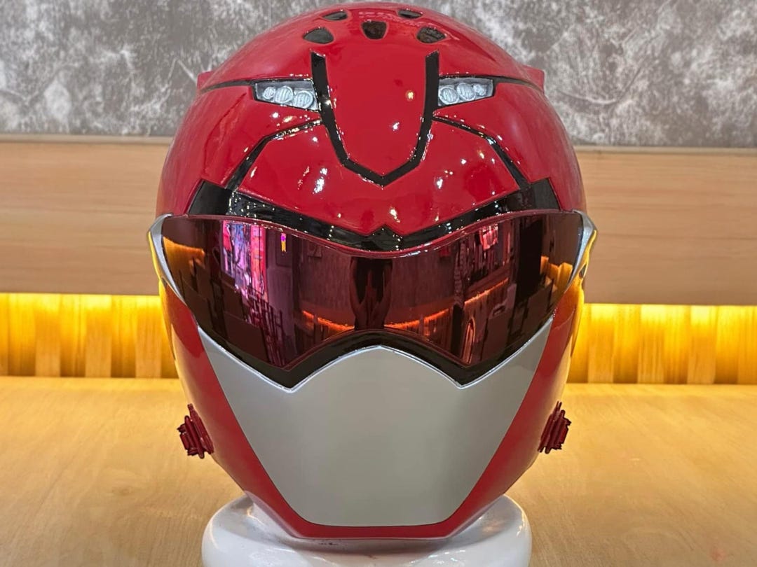 レッドバスターレッドレンジャー。ビーストモーファーのヘルメットより