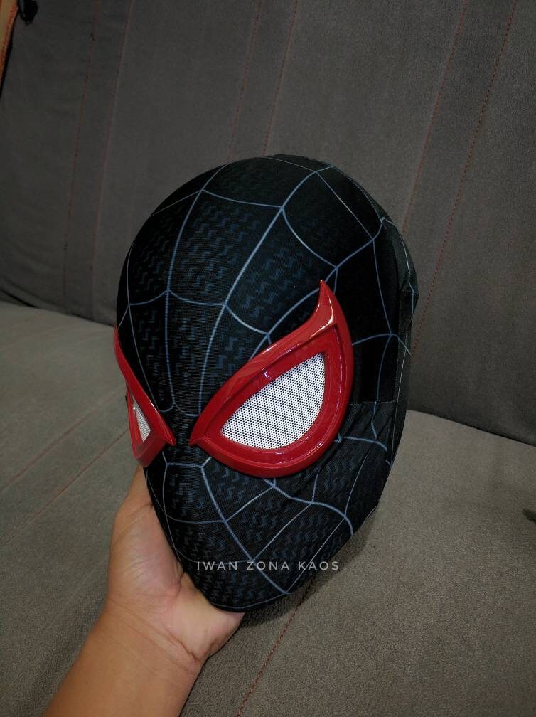 Amazon.co.jp: SpiderHero グウェンマスク キラキラした瞳 額に