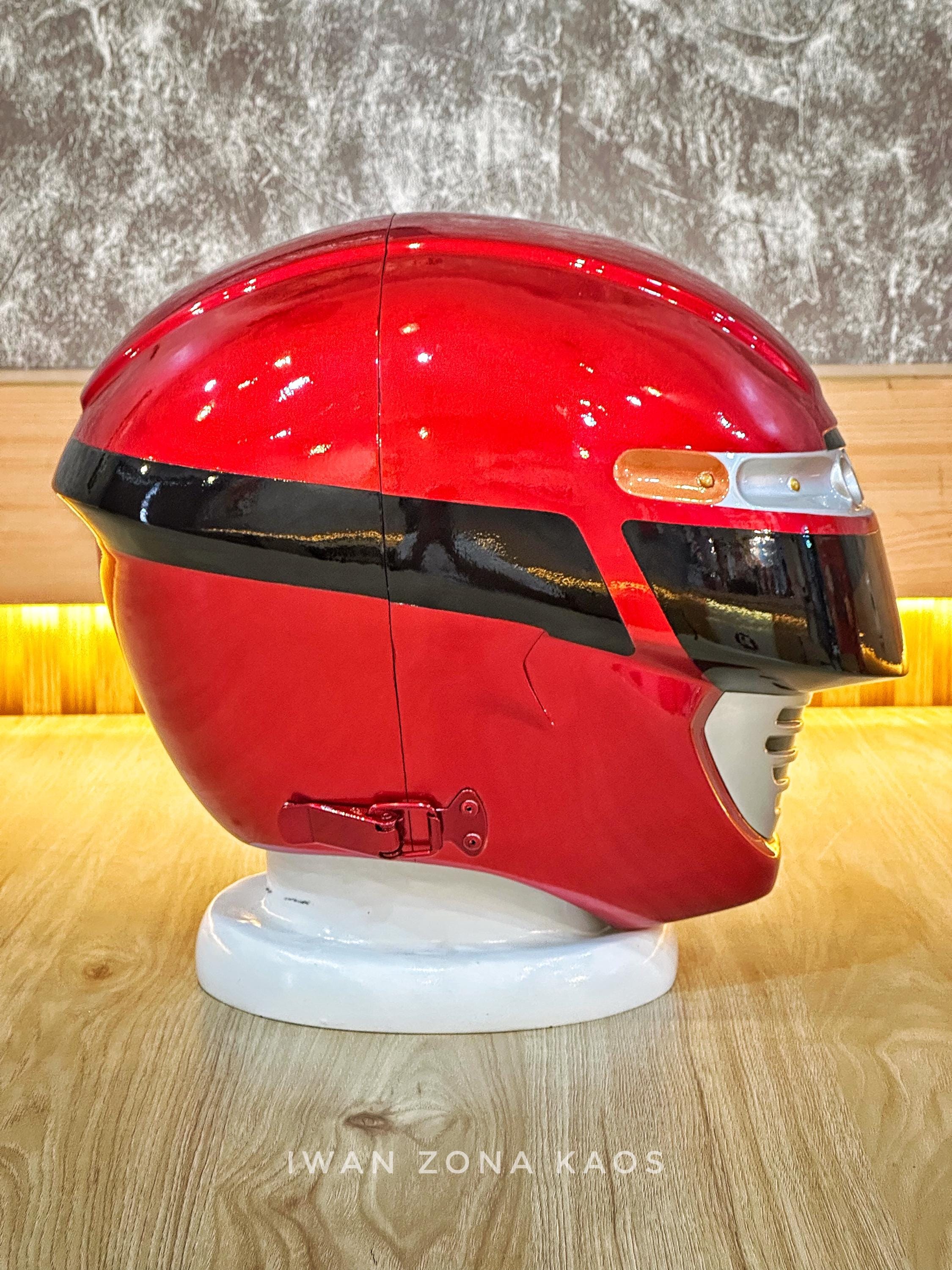 Red Operasional Overdrive Helmet / Gogo Sentai Boukenger Red