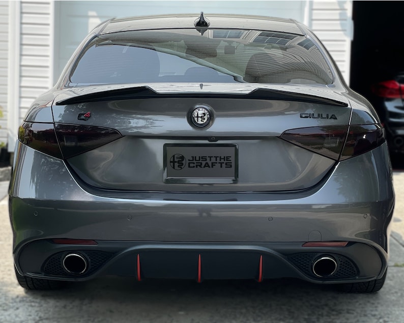 For Alfa Romeo Giulia Sedan 2017-2022 Rear Bumper Diffuser Lip With Exhaust Tips