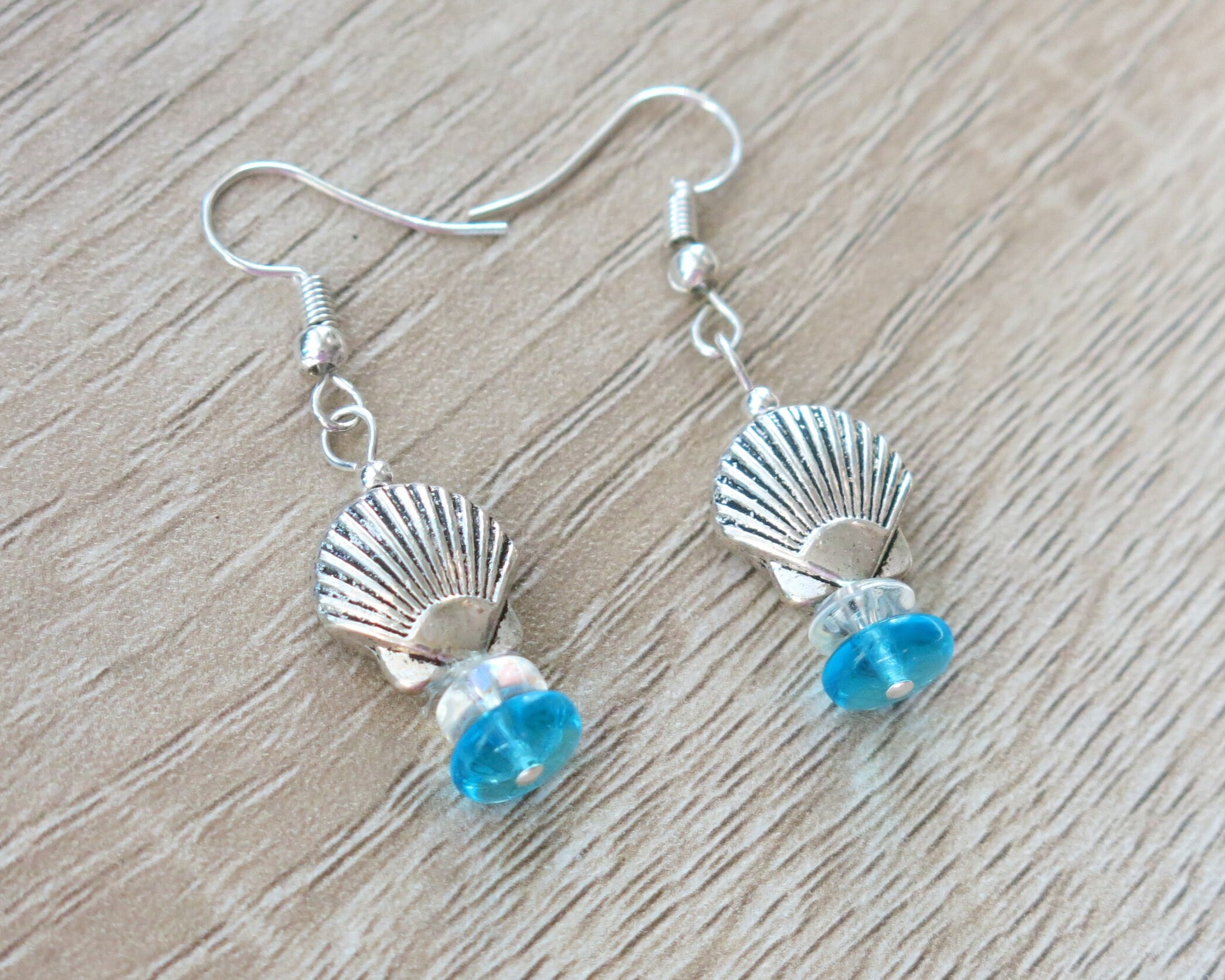 Seashell Earrings Silver Tone Shell Earrings With Irridescent Etsy