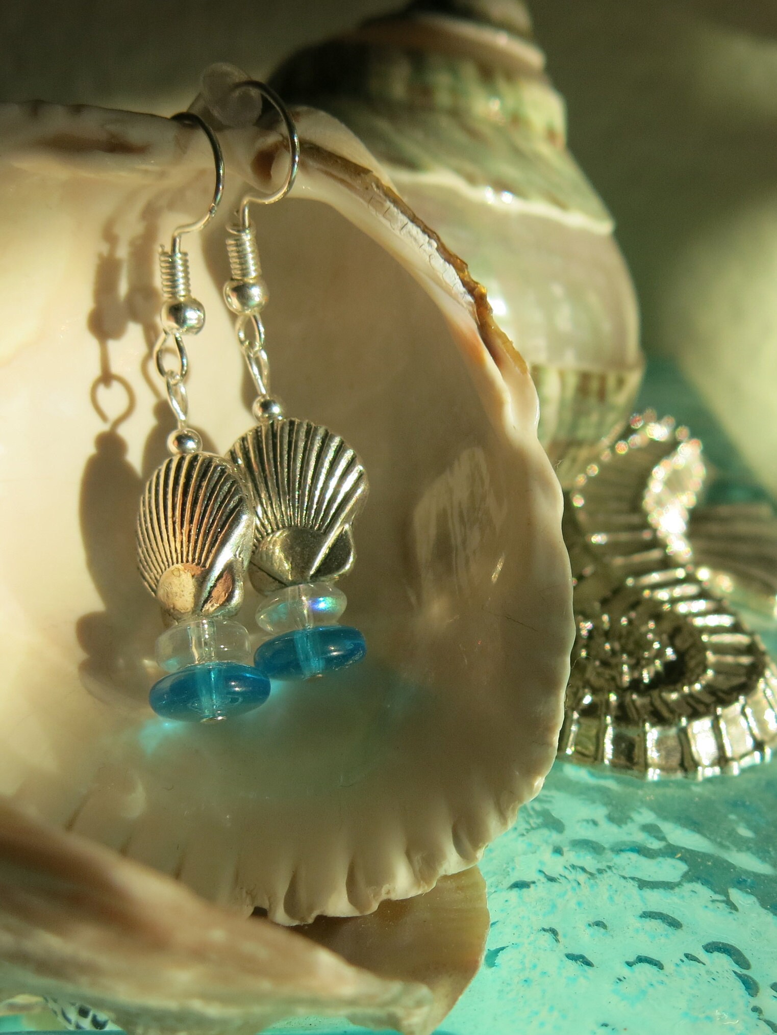 Seashell Earrings Silver Tone Shell Earrings With Irridescent Etsy