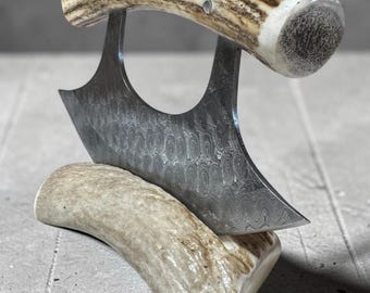 Traditionele Klassieke Stijl Handgemaakte Damascus Regendruppelpatroon Mes Gewei Handvat Ulu Mes En Lederen Schede Elandgewei Basis