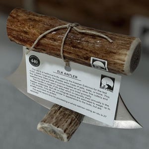 Handgefertigt in Alaska Natürlicher Schuppen Elch Geweih Ulu Messer Geschichte Karte Schöne Größe und Farbe Griff Unterzeichnet