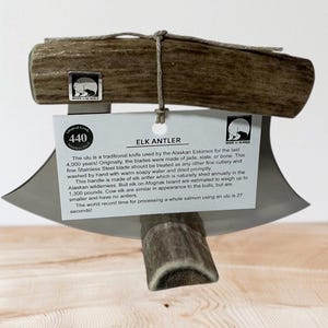 Handgefertigt in Alaska Natürlicher Schuppen Elch Geweih Ulu Messer Geschichte Karte Schöne Größe und Farbe Griff Signiert Klassisch