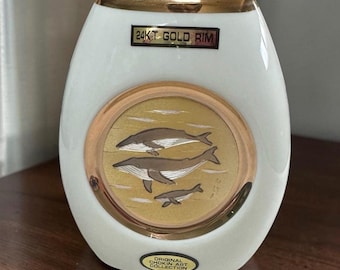 Vintage Chokin Art Humpback Whales 4.5” Oval Vase Off White  Porcelain NIB
