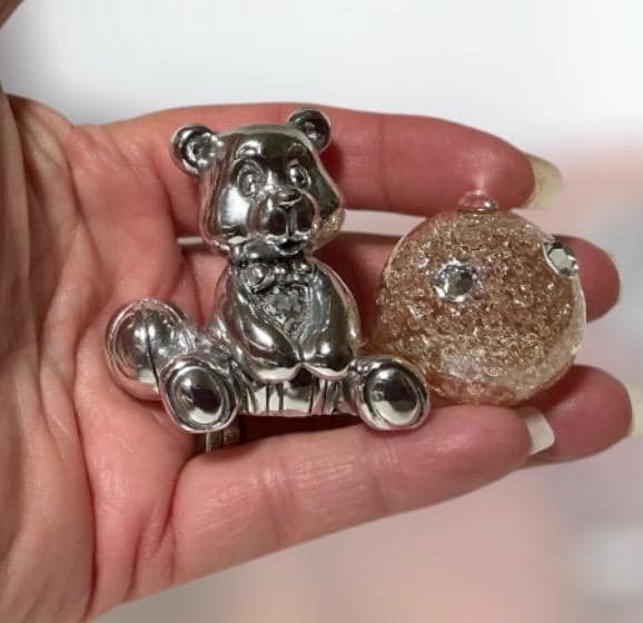 きむち 　Swarovski クリスタルガラス クマの置物 ムラーノ吹きガラスのクマの置物：スワロフスキークリスタル、銀メッキ
