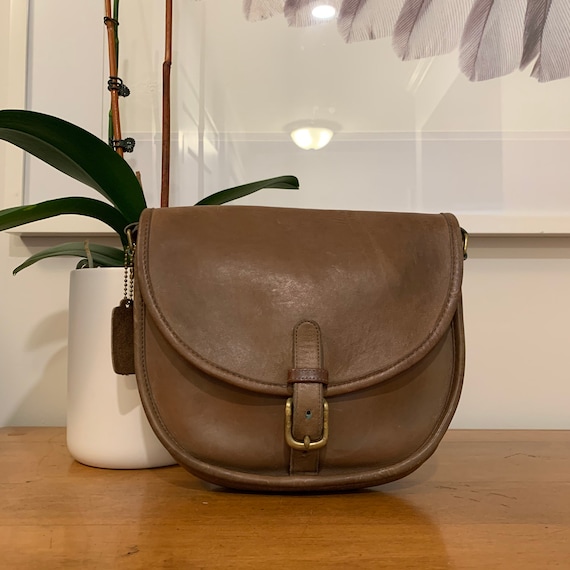 Vintage COACH Buckle Saddle Bag // NYC // Bonnie C