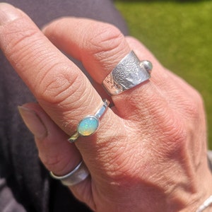 Oval opal ring