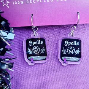 Zauberbuch Ohrringe Hexe Buch der Schatten Magisches Pentakel Wicca Wicca Goth Halloween Spooky Cute Alternative | Edelstahl Eco Acryl