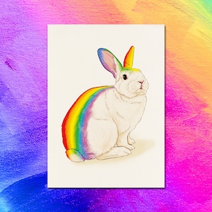 Postkarte "Regenbogen-Kaninchen" – süß & witzig, LGBTQ+ Karte auf Recyclingpapier, A6 Illustration für Tierfreunde und Pride Fans