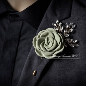 Sage Green Boutonniere, Sage Green Wedding, Grooms Boutonniere, Wedding Boutonniere, Groomsmen Pins, Sage Green Pin