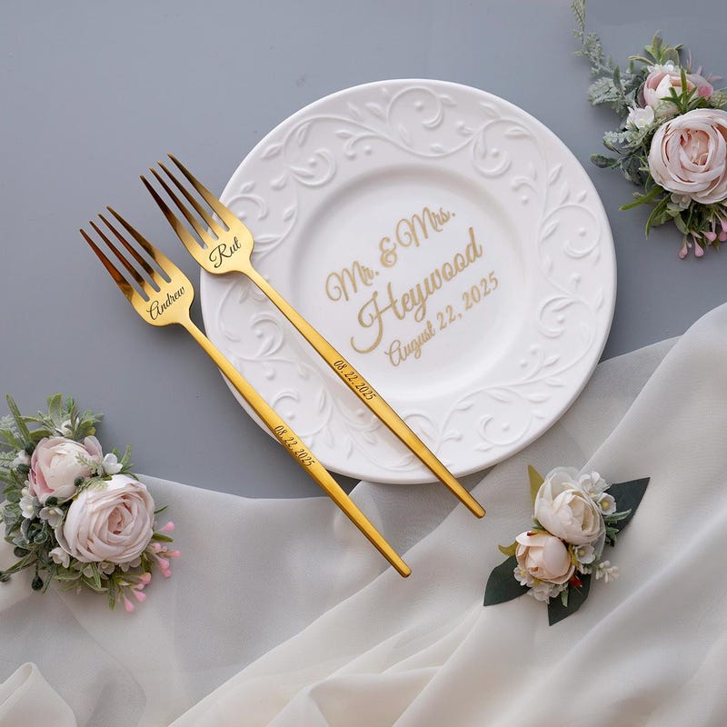 Personalized Wedding Cake Plate and Forks Set: Engraved Mr & Mrs Dessert Cutlery