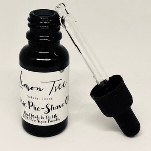 Shave Oil Soothes And Moisturises For A Closer Natural Shaving Experience